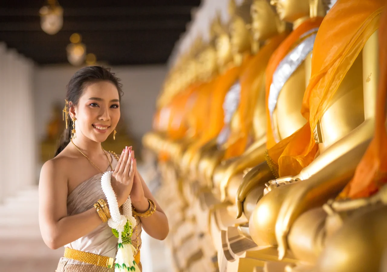 beautiful-woman-thai-old-traditional-costume-portrait-ancient-ayutthaya-temple